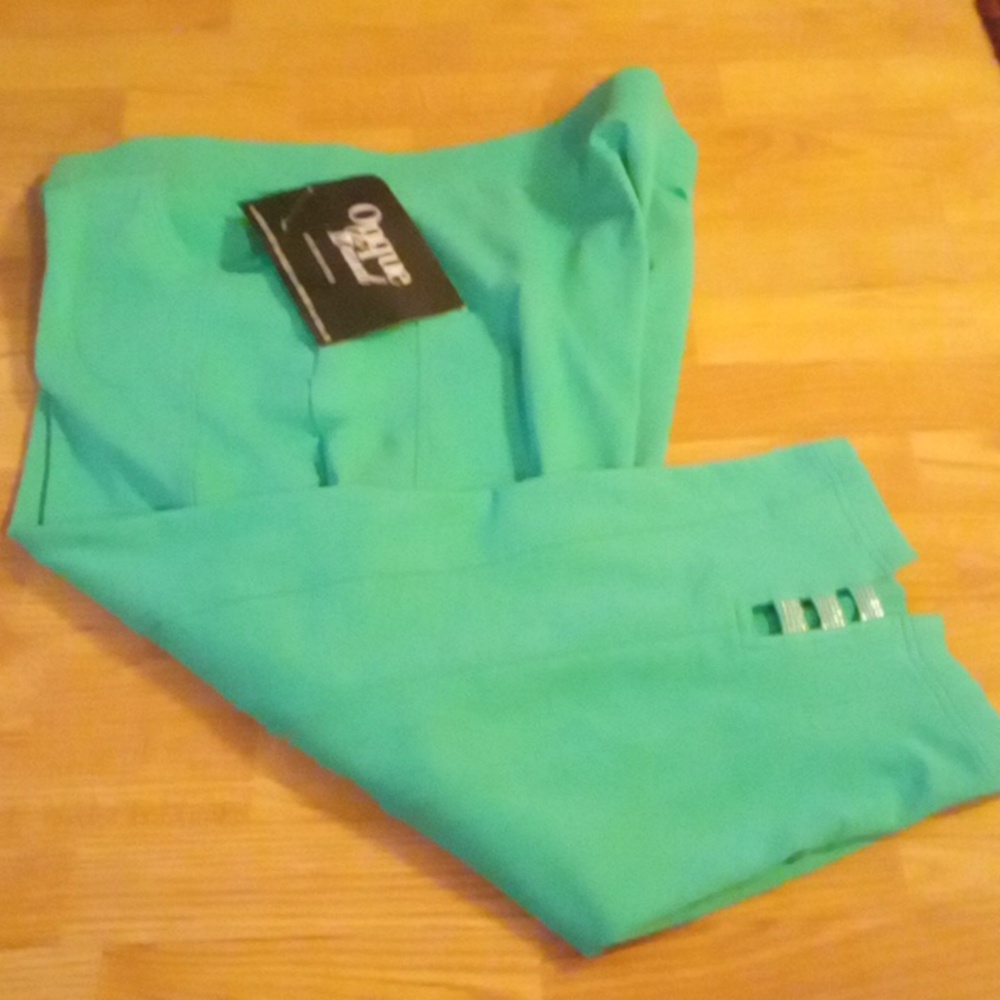 NWT women's plus green capris sz 3X - Picture 2 of 5